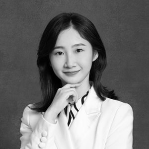 photograph of Xiaoyu Zhang